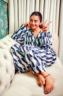 Helly Shah feet photo 18