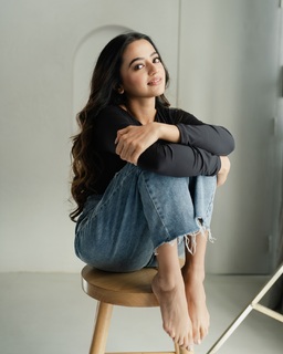 Helly Shah feet photo 2