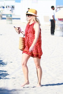 Heléne Yorke feet photo 16