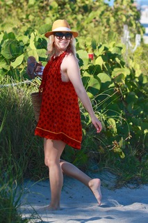 Heléne Yorke feet photo 11