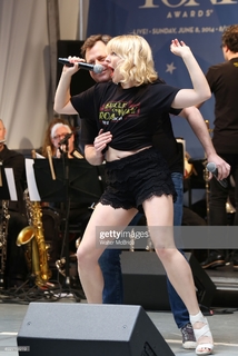Heléne Yorke feet photo 10