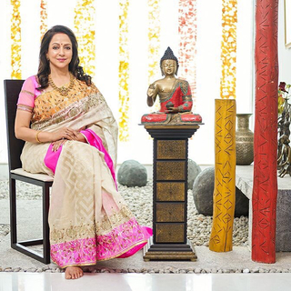 Hema Malini feet photo 8