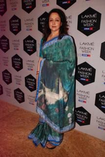 Hema Malini feet photo 6