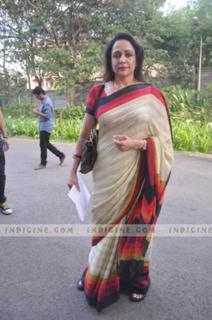 Hema Malini feet photo 1