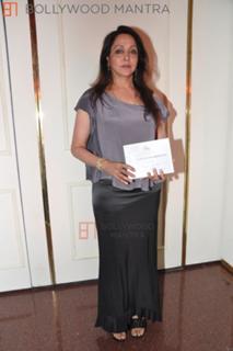 Hema Malini feet photo 9