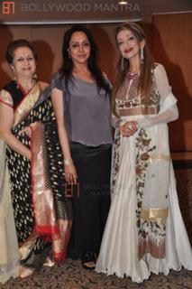 Hema Malini feet photo 8