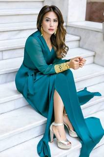 Hend Sabry feet photo thumbnail