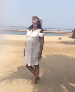 Hend Sabry feet photo thumbnail