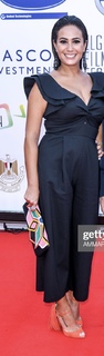 Hend Sabry feet photo thumbnail