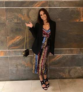 Hend Sabry feet photo thumbnail
