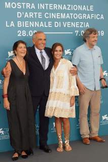 Hend Sabry feet photo thumbnail