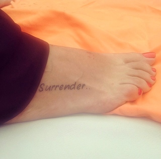 Hend Sabry feet photo thumbnail