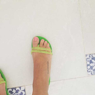 Hend Sabry feet photo thumbnail