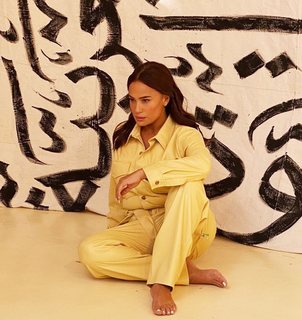 Hend Sabry feet photo thumbnail