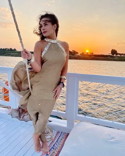 Hend Sabry feet photo thumbnail