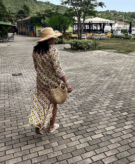 Hend Sabry feet photo thumbnail