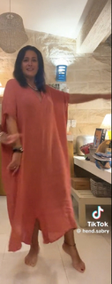 Hend Sabry feet photo thumbnail