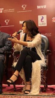 Hend Sabry feet photo thumbnail