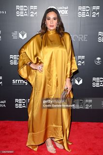 Hend Sabry feet photo thumbnail