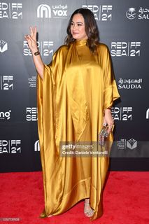 Hend Sabry feet photo thumbnail