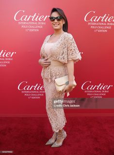 Hend Sabry feet photo thumbnail