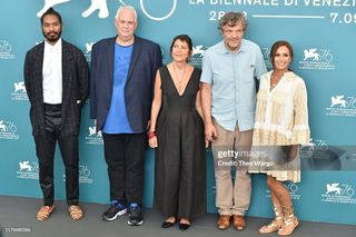 Hend Sabry feet photo thumbnail