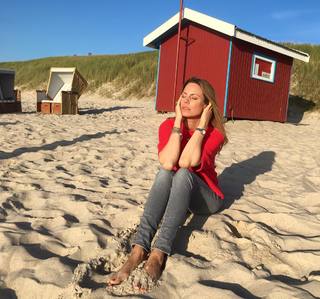 Hendrike Brenninkmeyer feet photo thumbnail