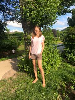 Hendrike Brenninkmeyer feet photo thumbnail