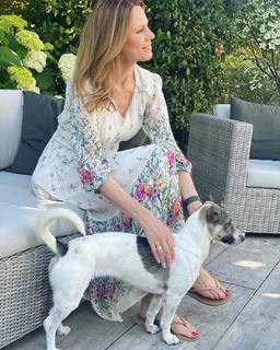 Hendrike Brenninkmeyer feet photo thumbnail