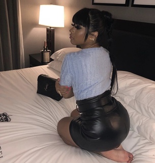 Hennessy Carolina feet photo 1
