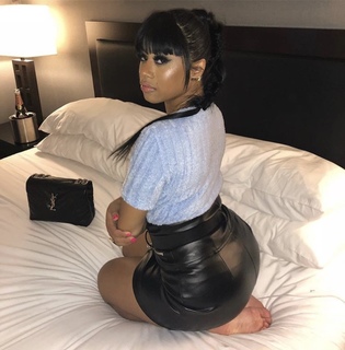 Hennessy Carolina feet photo 2
