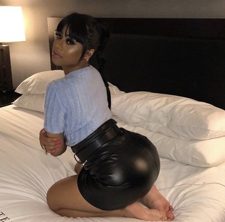 Hennessy Carolina feet photo 3