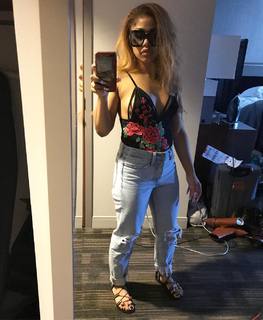 Hennessy Carolina feet photo 1