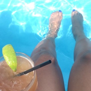 Hennessy Carolina feet photo 8