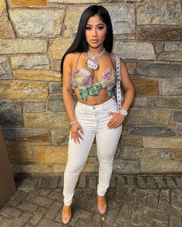 Hennessy Carolina feet photo 15