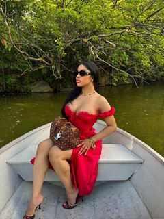 Hennessy Carolina feet photo 1