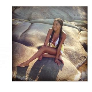 Herizen F. Guardiola feet photo 5