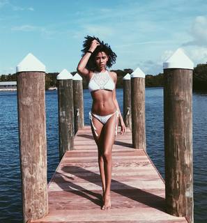 Herizen F. Guardiola feet photo 9