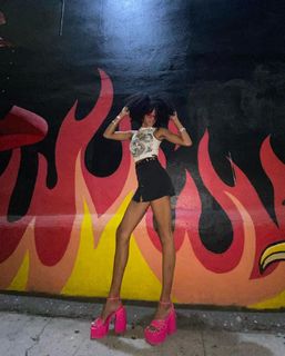 Herizen F. Guardiola feet photo 9