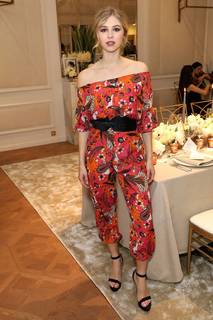 Hermione Corfield feet photo thumbnail