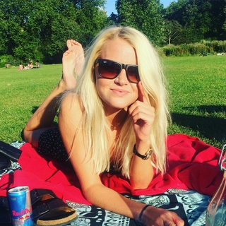 Hetti Bywater feet photo 12