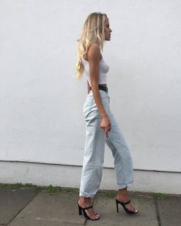 Hetti Bywater feet photo 12