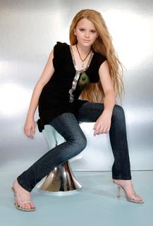 Hetti Bywater feet photo 1
