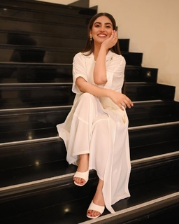 Hiba Bukhari feet photo 18