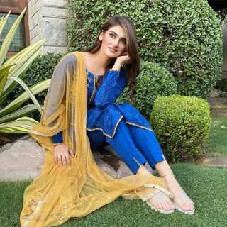 Hiba Bukhari feet photo 10