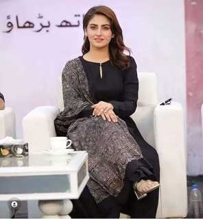 Hiba Bukhari feet photo 6