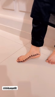 Hiba Bukhari feet photo 1