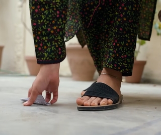 Hiba Bukhari feet photo 16