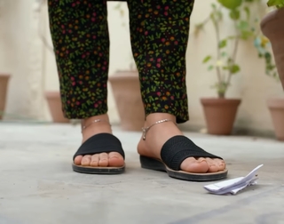 Hiba Bukhari feet photo 12