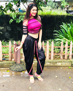 Hiba Nawab feet photo 11